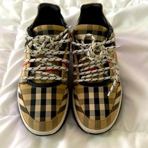 Youth Burberry Shoes